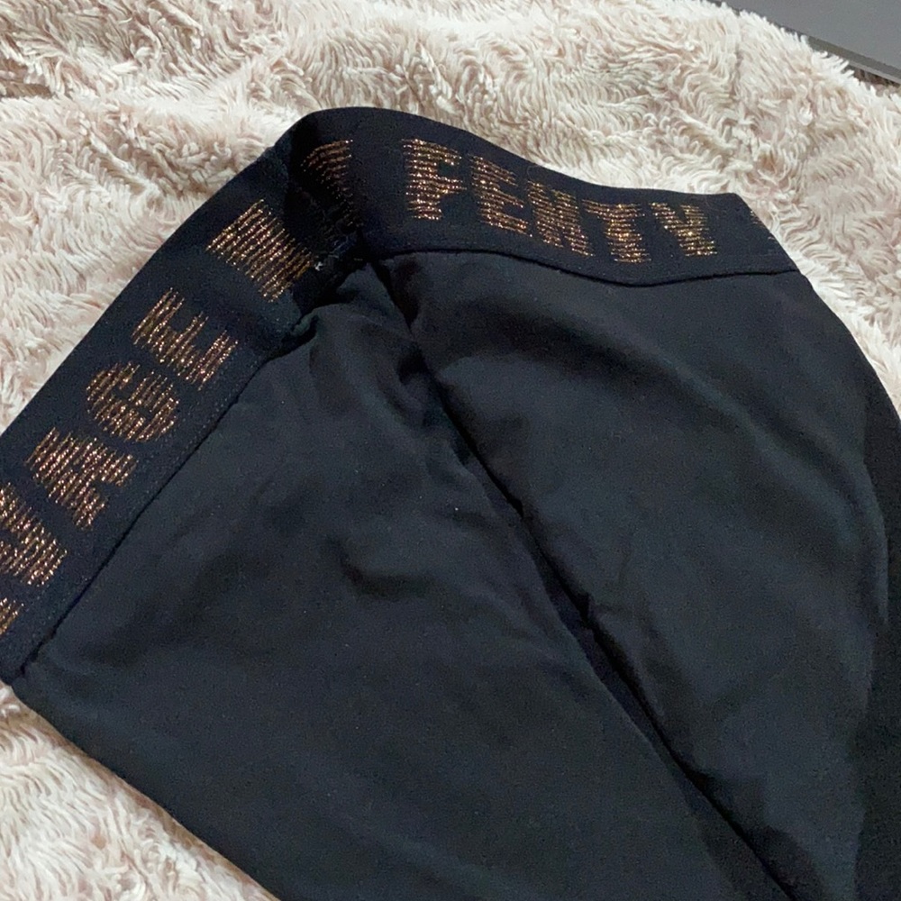 Savage x Fenty leggings